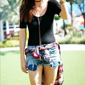 American Eagle Hot Shorts Cutoff pockets showing